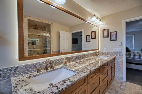 409 9 Street, Beiseker, AB - Indoor Photo Showing Bathroom