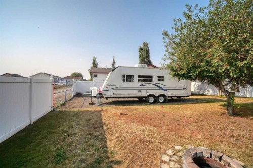 409 9 Street, Beiseker, AB - Outdoor