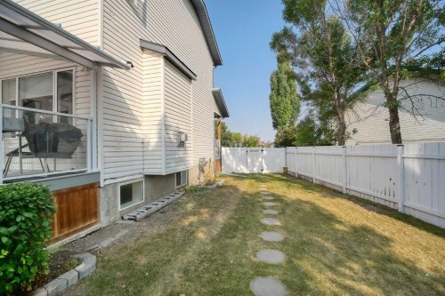 409 9 Street, Beiseker, AB - Outdoor
