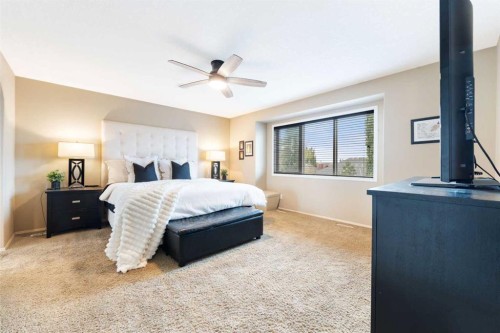 20 Auburn Sound Terrace Se, Calgary, AB - Indoor Photo Showing Bedroom