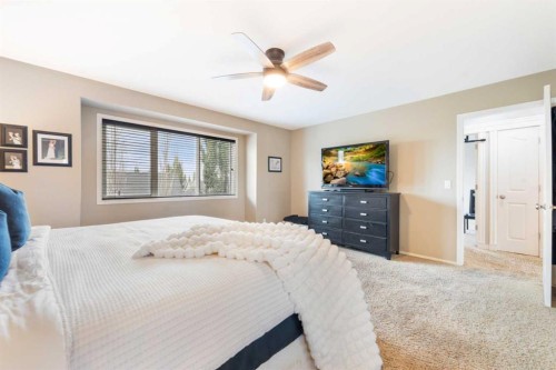 20 Auburn Sound Terrace Se, Calgary, AB - Indoor Photo Showing Bedroom