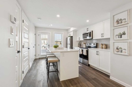 703-135 Mahogany Parade Se, Calgary, AB - Indoor Photo Showing Kitchen With Upgraded Kitchen