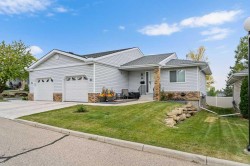 83 Macewan Park Heights NW Calgary, AB T3K 3W6