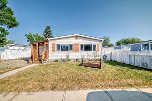 842 Briarwood Road  Strathmore, AB T1P 1E8