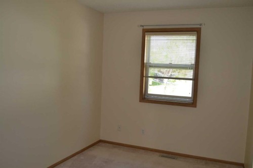 21 Country Hills Rise Nw, Calgary, AB - Indoor Photo Showing Other Room