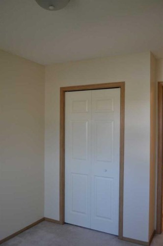 21 Country Hills Rise Nw, Calgary, AB - Indoor Photo Showing Other Room