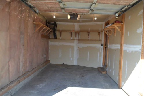 21 Country Hills Rise Nw, Calgary, AB - Indoor Photo Showing Garage