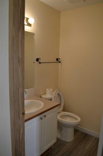 21 Country Hills Rise Nw, Calgary, AB - Indoor Photo Showing Bathroom