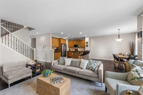 86 Auburn Glen Circle Se, Calgary, AB - Indoor Photo Showing Living Room