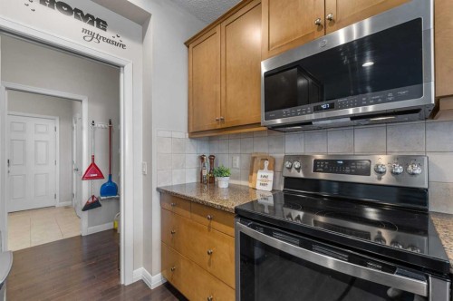 86 Auburn Glen Circle Se, Calgary, AB - Indoor Photo Showing Kitchen