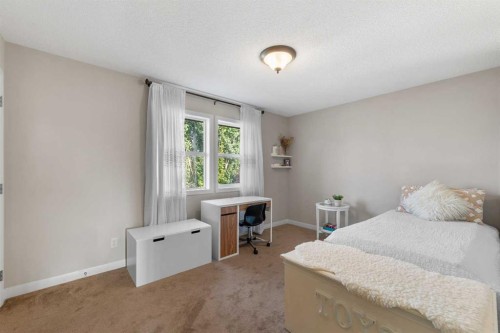 86 Auburn Glen Circle Se, Calgary, AB - Indoor Photo Showing Bedroom