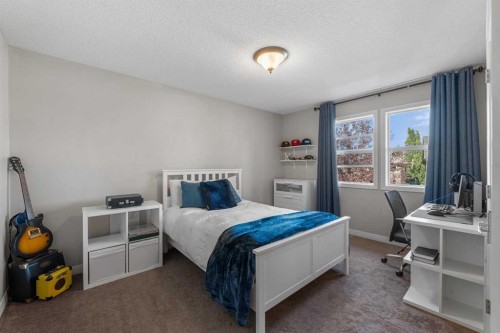 86 Auburn Glen Circle Se, Calgary, AB - Indoor Photo Showing Bedroom