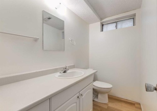 70 Allandale Close Se, Calgary, AB - Indoor Photo Showing Bathroom