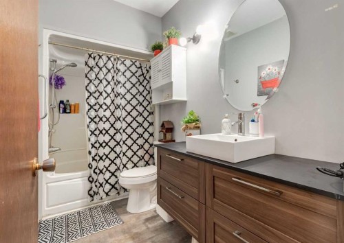 70 Allandale Close Se, Calgary, AB - Indoor Photo Showing Bathroom