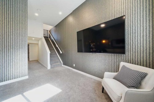 47 Edith Terrace Nw, Calgary, AB - Indoor Photo Showing Other Room