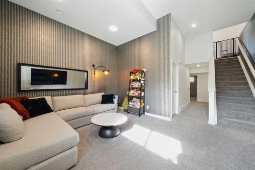47 Edith Terrace Nw, Calgary, AB - Indoor Photo Showing Living Room
