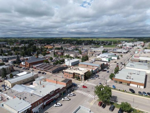 4912 50 Avenue, Olds, AB 