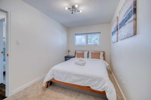2715 63 Avenue Sw, Calgary, AB - Indoor Photo Showing Bedroom
