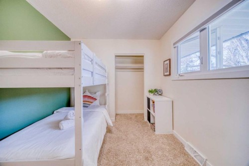 2715 63 Avenue Sw, Calgary, AB - Indoor Photo Showing Bedroom