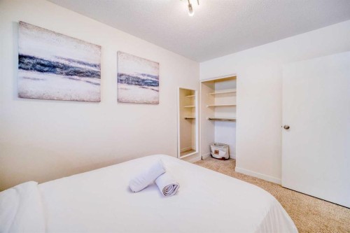 2715 63 Avenue Sw, Calgary, AB - Indoor Photo Showing Bedroom