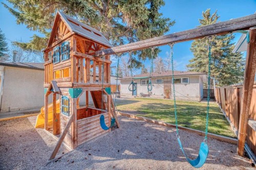 2715 63 Avenue Sw, Calgary, AB - Outdoor