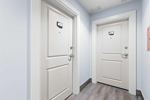 407-55 Spruce Place Sw, Calgary, AB - Indoor Photo Showing Other Room