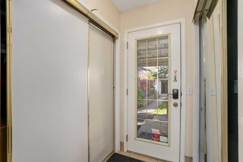 218 15 Avenue Nw, Calgary, AB - Indoor Photo Showing Other Room