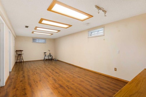 218 15 Avenue Nw, Calgary, AB - Indoor Photo Showing Other Room