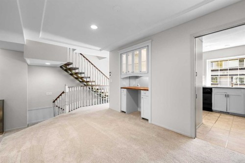 238-4037 42 Street Nw, Calgary, AB - Indoor Photo Showing Other Room