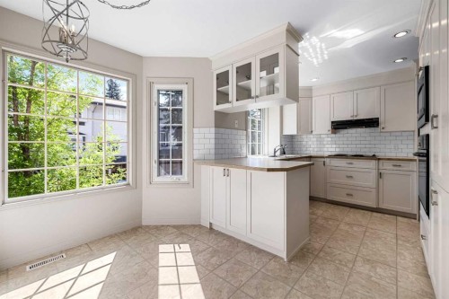 238-4037 42 Street Nw, Calgary, AB - Indoor Photo Showing Kitchen