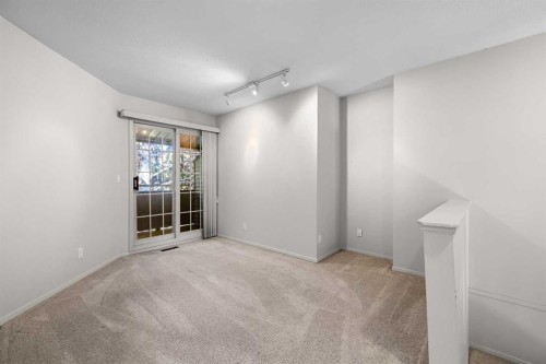 238-4037 42 Street Nw, Calgary, AB - Indoor Photo Showing Other Room