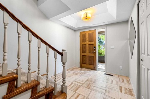 238-4037 42 Street Nw, Calgary, AB - Indoor Photo Showing Other Room