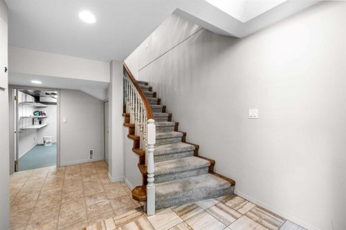 238-4037 42 Street Nw, Calgary, AB - Indoor Photo Showing Other Room