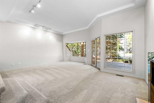 238-4037 42 Street Nw, Calgary, AB - Indoor Photo Showing Other Room