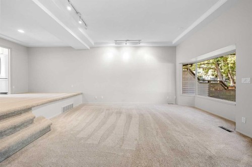 238-4037 42 Street Nw, Calgary, AB - Indoor Photo Showing Other Room