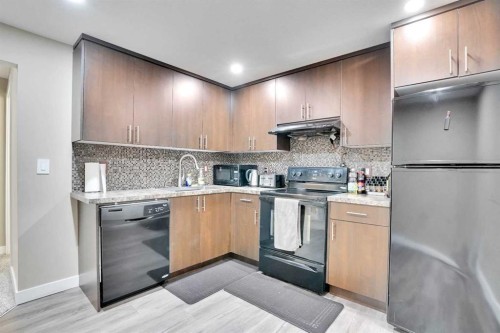 124 Skyview Shores Road Ne, Calgary, AB - Indoor Photo Showing Kitchen