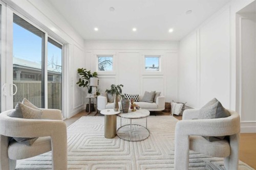 1321 10 Avenue Se, Calgary, AB - Indoor Photo Showing Living Room