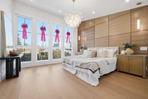 1321 10 Avenue Se, Calgary, AB - Indoor Photo Showing Bedroom