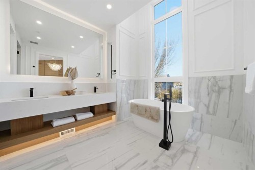 1321 10 Avenue Se, Calgary, AB - Indoor Photo Showing Other Room