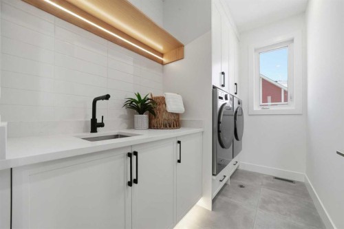 1321 10 Avenue Se, Calgary, AB - Indoor