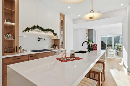 1321 10 Avenue Se, Calgary, AB - Indoor