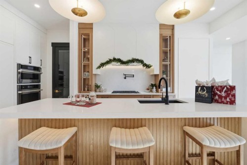 1321 10 Avenue Se, Calgary, AB - Indoor Photo Showing Other Room