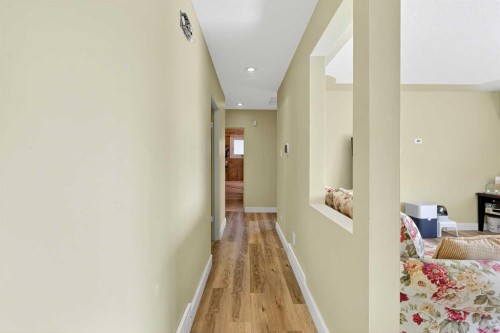 35 Collingwood Place Nw, Calgary, AB - Indoor Photo Showing Other Room