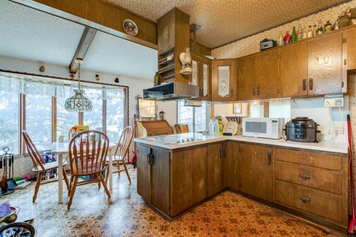 107 40 Avenue Ne, Calgary, AB - Indoor