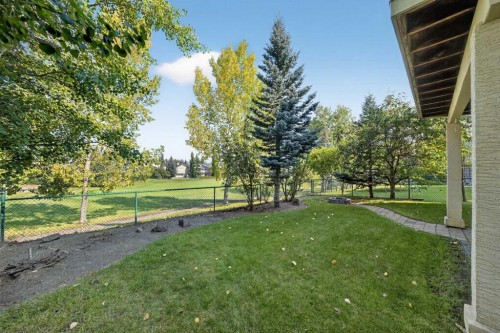 46 Valley Ponds Way Nw, Calgary, AB - Outdoor