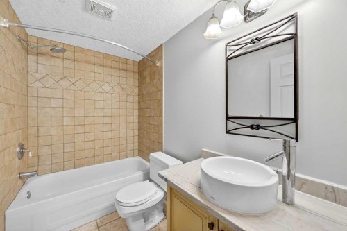46 Valley Ponds Way Nw, Calgary, AB - Indoor Photo Showing Bathroom