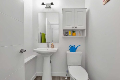 117 Ambleton Drive Nw, Calgary, AB - Indoor Photo Showing Bathroom