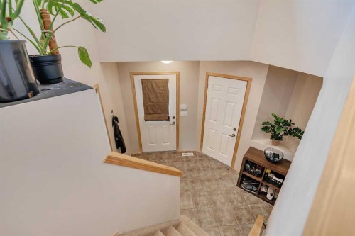 100 Covecreek Close Ne, Calgary, AB - Indoor Photo Showing Other Room