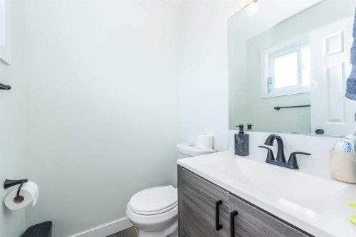 5640 Temple Drive Ne, Calgary, AB - Indoor Photo Showing Bathroom
