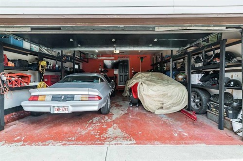 36 Millside Way Sw, Calgary, AB - Indoor Photo Showing Garage